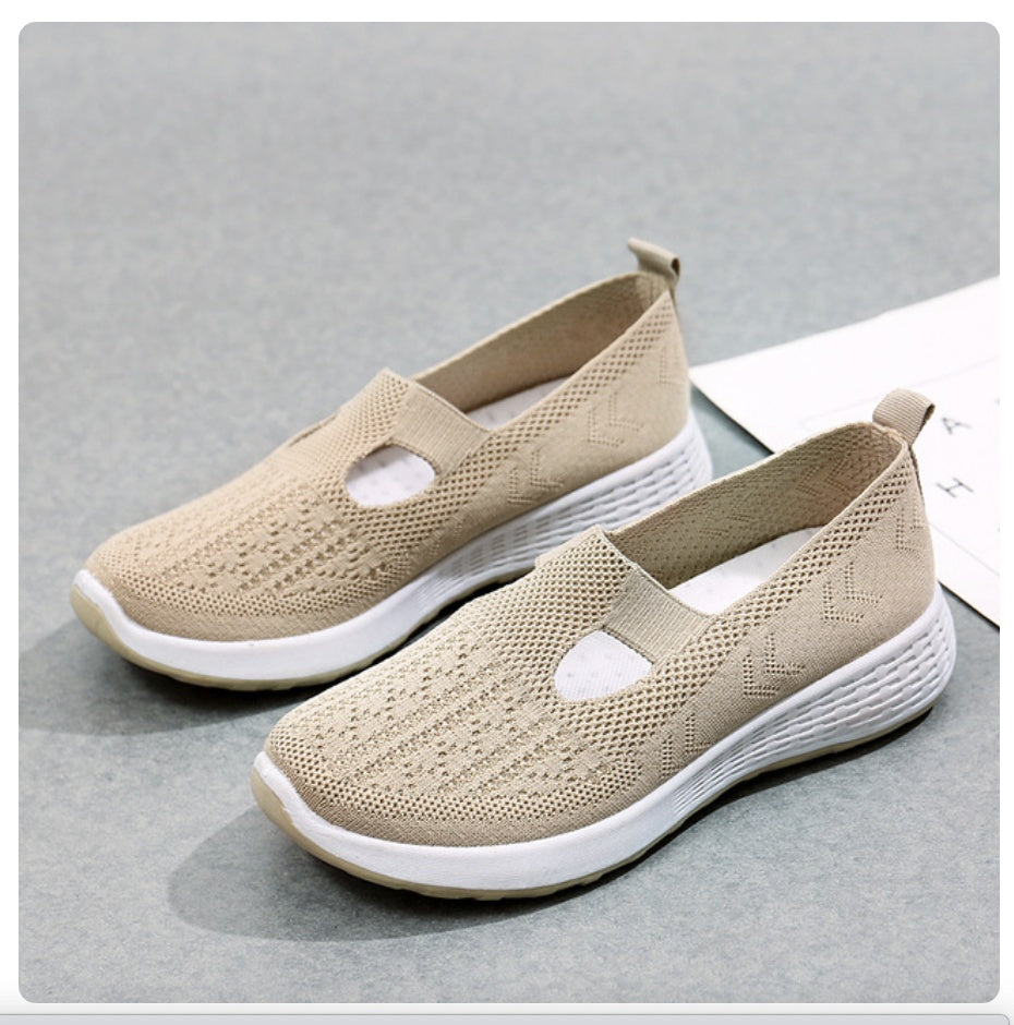 Summer Breathable And Comfortable shoes